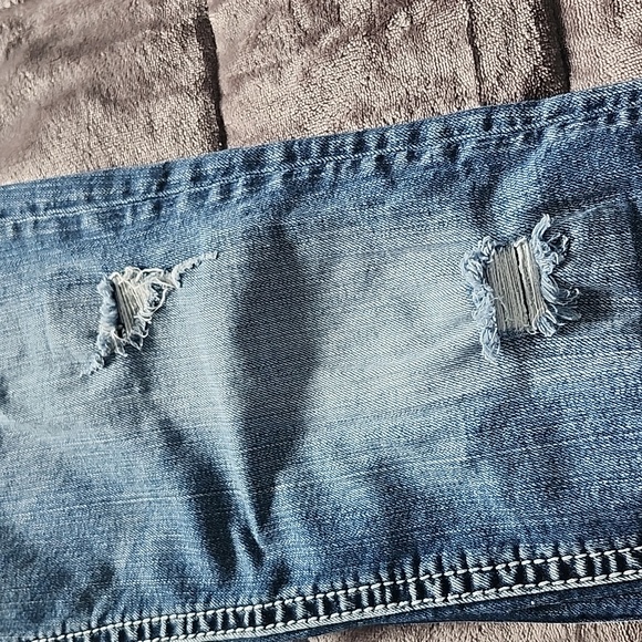 Ladies distressed silver capris - Picture 3 of 7